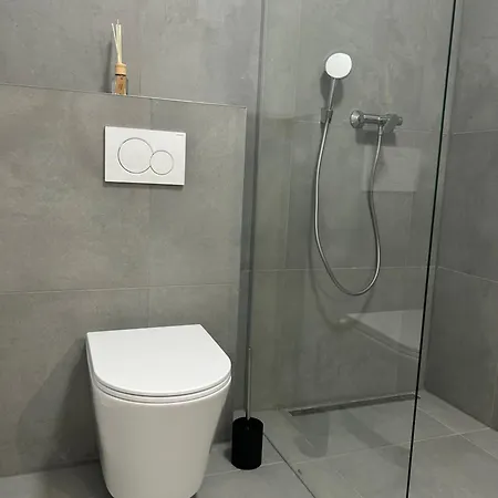 Ar Queen Island Apartman *