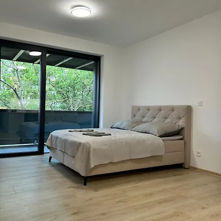 Ar Queen Island * Koszyce