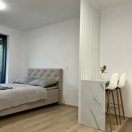 Ar Queen Island Apartament