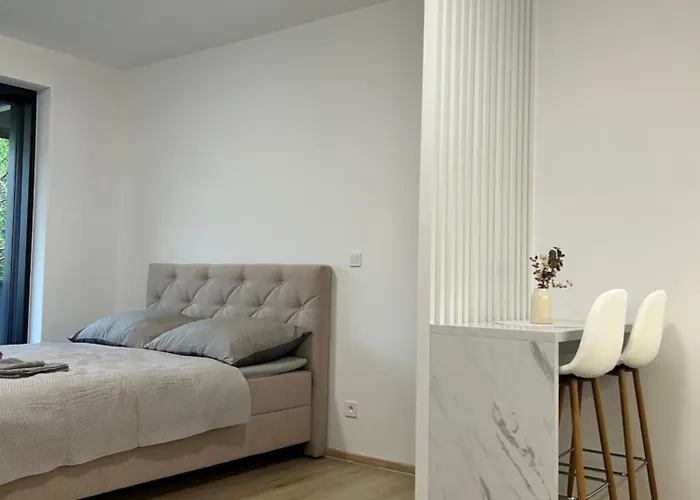 Ar Queen Island Apartment