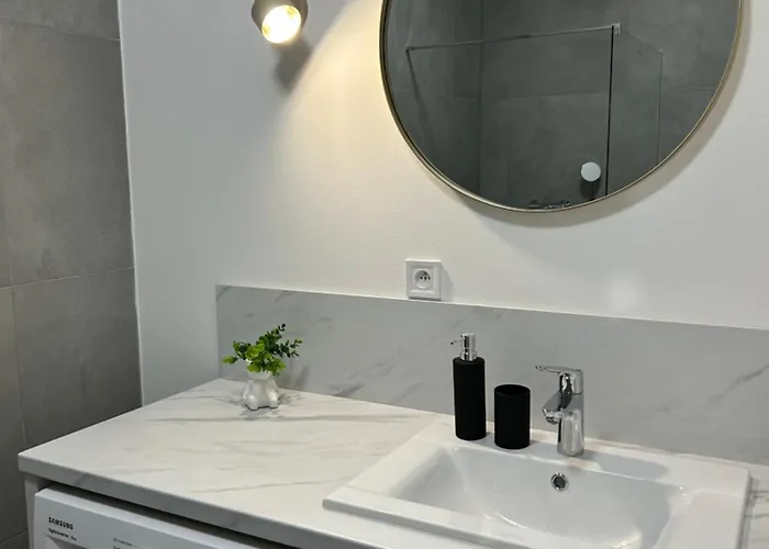 Ar Queen Island Apartment